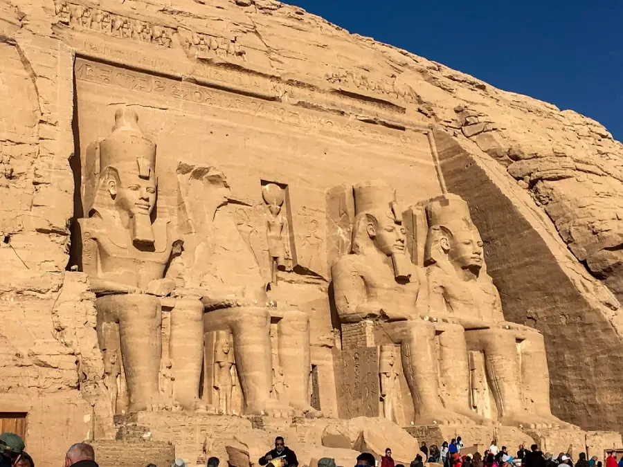 Visita de un día por los Templos de Abu Simbel desde El Cairo